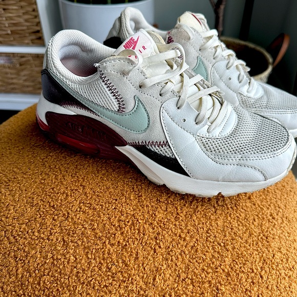 Nike Women's Air Max Excee Sail/Seafoam-Dark Beetroot (CD5432 116) Size 8. - Picture 1 of 8